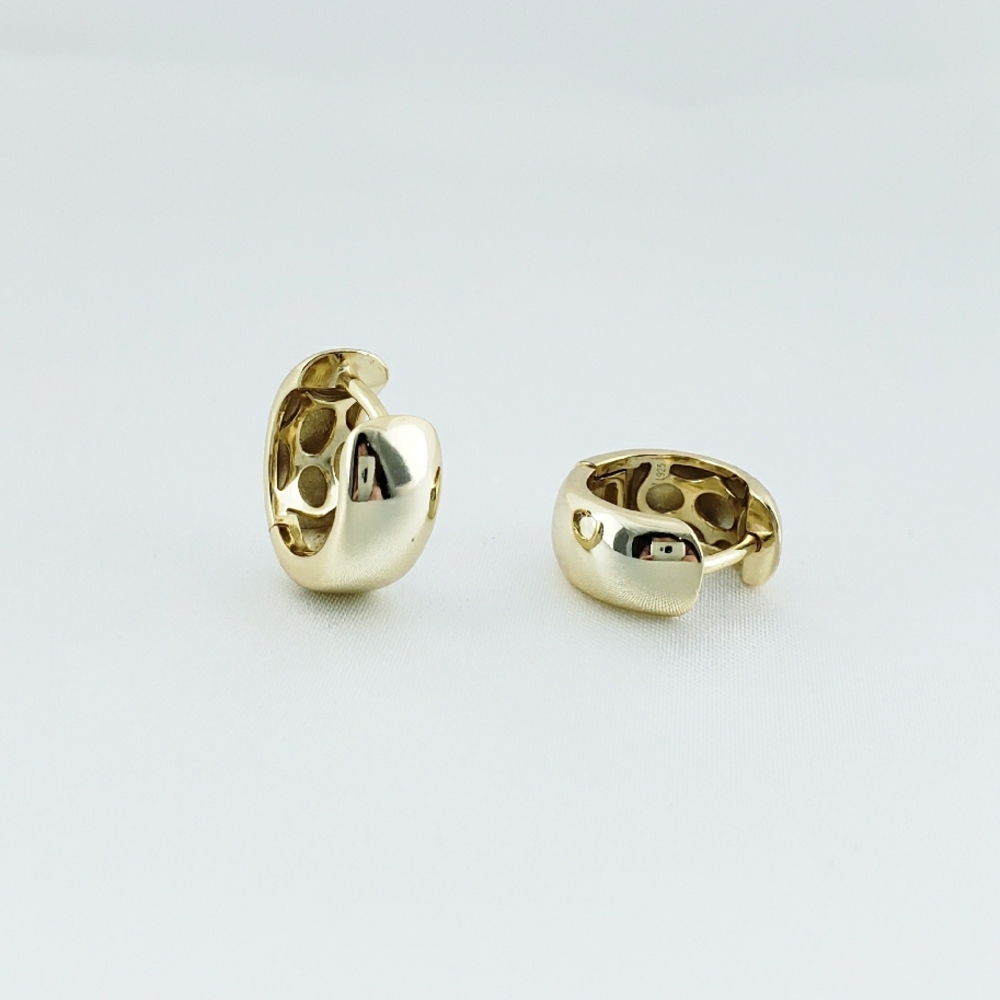 14K Gold Chunky Huggie Hoop Earrings